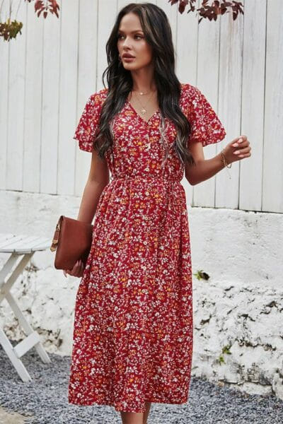 Vestido bohemio rojo de flores blancas