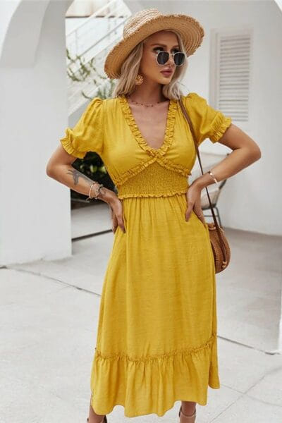 Vestido boho amarillo con cuello en V