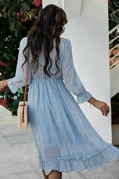 vestido azul con flores estilo bohemio 3